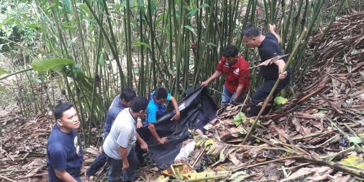 Tak Diberi Gaji dan Diancam Cerai, Istri PNS Bunuh Suaminya bersama Pria Lain