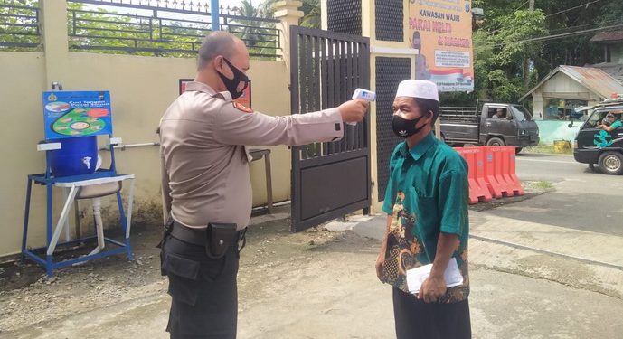 Masuk Mako Polres Madina Wajib Pake Masker Dan Patuhi Protokol Kesehatan Covid-19 Yang Dikeluarkan oleh Pemerintah Masuk Mako Polres Madina Wajib Pake Masker Dan Patuhi Protokol Kesehatan Covid-19 Yang Dikeluarkan oleh Pemerintah