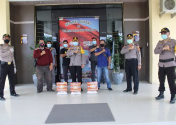 Garda Terdepan Liput Covid -19, Kapolres Sergai Beri Bingkisan dan Masker untuk Jurnalis