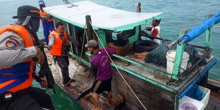 Patroli Diperairan Teluk Mengkudu, Sat Pol Airud Polres Sergai Amankan Pukat Tarik dan 3 Alat Tangkap
