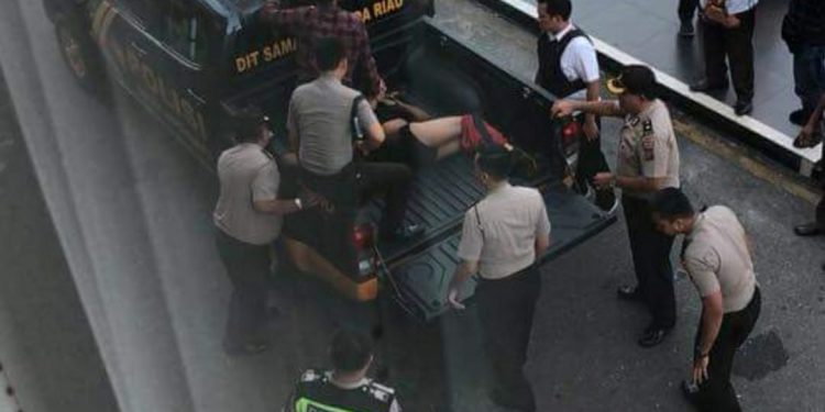Teroris Serang Polda Riau, Polisi dan Jurnalis Korban Teroris Serang Polda Riau, Polisi dan Jurnalis Korban