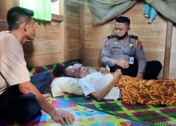 Polres Nias Peduli Santuni Atiani Mendrofa Penderita Tumor Kepala di Gunungsitoli Idanoi