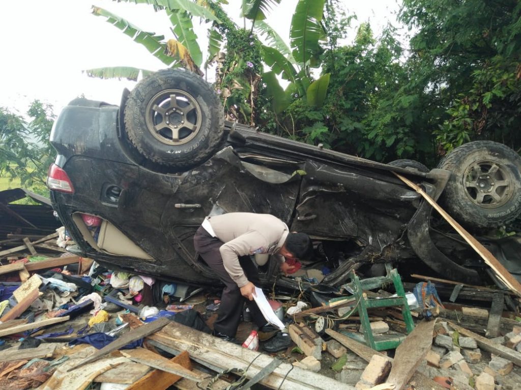 Kecelakaan Mobil Rubuhkan Rumah Boru Tobing di Tarutung, Begini Nasib Penghuninya...