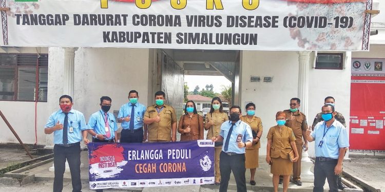 Posko Gugus Tugas Tanggap Darurat Covid-19 Simalungun Terima Bantuan dari PT Penerbit Erlangga dan GAPKI Sumut. Posko Gugus Tugas Tanggap Darurat Covid-19 Simalungun Terima Bantuan dari PT Penerbit Erlangga dan GAPKI Sumut.
