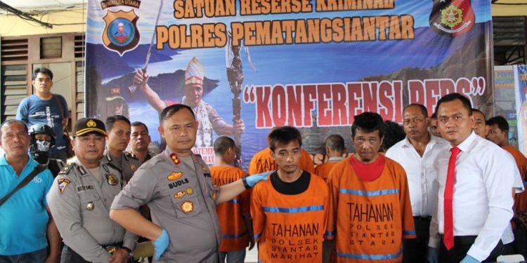 Polres Siantar Ungkap Kasus Pencurian di Toko Roti Ganda. Seorang Pelaku Anak Di Bawah Umur Polres Siantar Ungkap Kasus Pencurian di Toko Roti Ganda. Seorang Pelaku Anak Di Bawah Umur