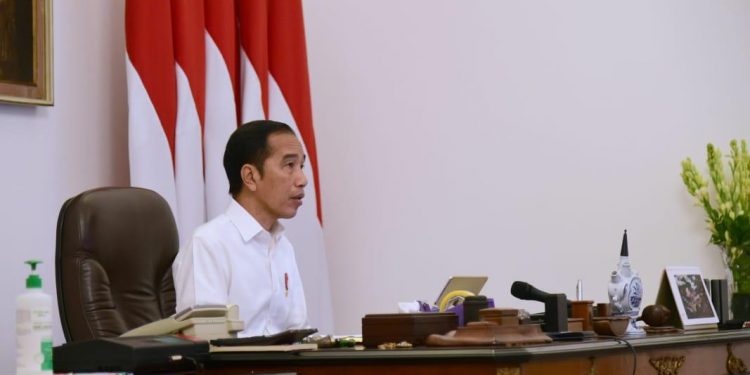 Presiden Instruksikan Langkah Padu Pusat dan Daerah Tangani Covid-19 Presiden Instruksikan Langkah Padu Pusat dan Daerah Tangani Covid-19