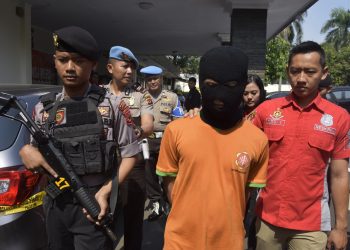 Tawarkan Gadis Perawan, Sepasang Mucikari Prostitusi Online Ditangkap