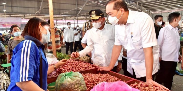 Menteri Perdagangan ke Sumut Cek Harga Bahan Pokok Jelang Lebaran Idul Fitri 2021 Menteri Perdagangan ke Sumut Cek Harga Bahan Pokok Jelang Lebaran Idul Fitri 2021
