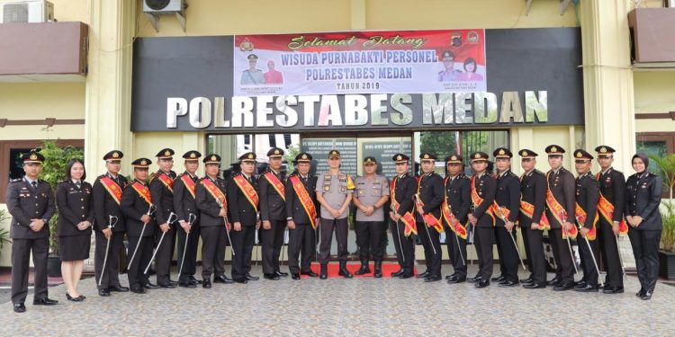 30 Personil Polrestabes Medan Wisuda Purna Bhakti
