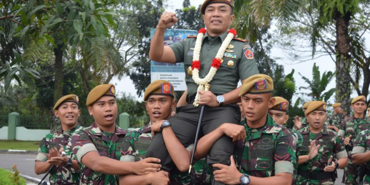 Danpusenarhanud: Pegang Teguh Netralitas TNI, Hindari Berita Hoax dan Jauhi Narkoba Danpusenarhanud: Pegang Teguh Netralitas TNI, Hindari Berita Hoax dan Jauhi Narkoba