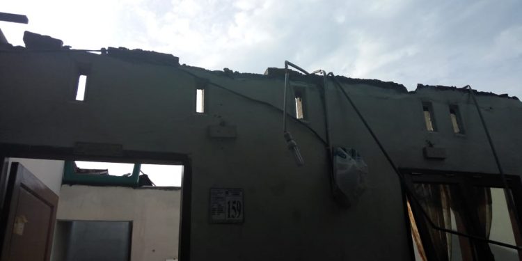 Hujan Deras dan Angin Kencang, Satu Rumah Dihantam Puting Beliung
