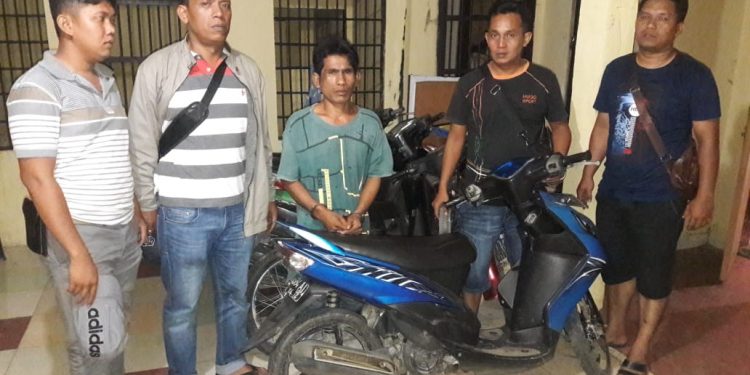 Penadah Ubah Yamaha Mio Curian Merah-Hitam jadi Biru-Hitam, Nomor Polisi pun Dipalsukan Penadah Ubah Yamaha Mio Curian Merah-Hitam jadi Biru-Hitam, Nomor Polisi pun Dipalsukan