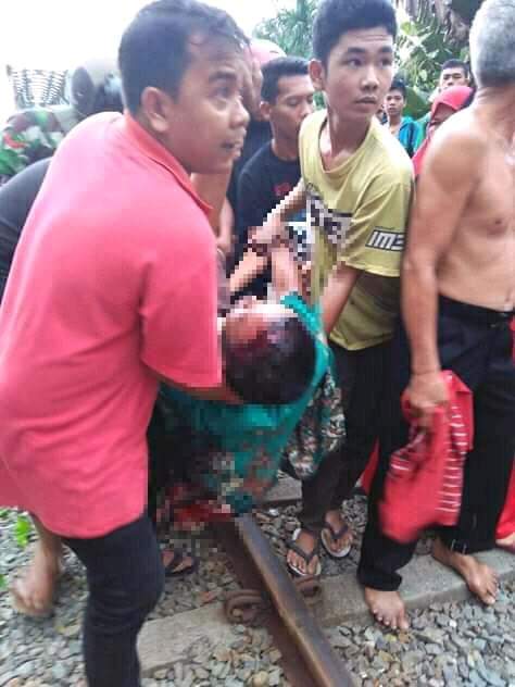 Disorong Ular Besi, Iyan Meregang Nyawa Disorong Ular Besi, Iyan Meregang Nyawa