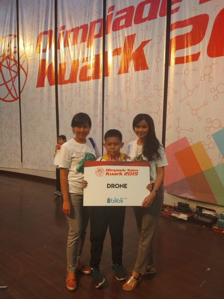 Yosua A Sitompul, Siswa SD Plus Pride Raih Penghargaan Olimpiade Sains Kuark