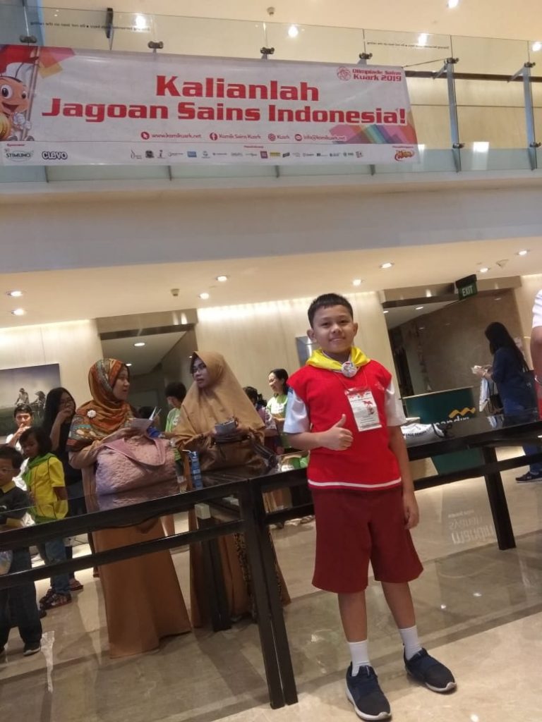 Yosua A Sitompul, Siswa SD Plus Pride Raih Penghargaan Olimpiade Sains Kuark