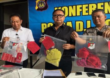 Pesta Seks Digerebek, Suami Tonton Istri Disetubuhi Pria Lain
