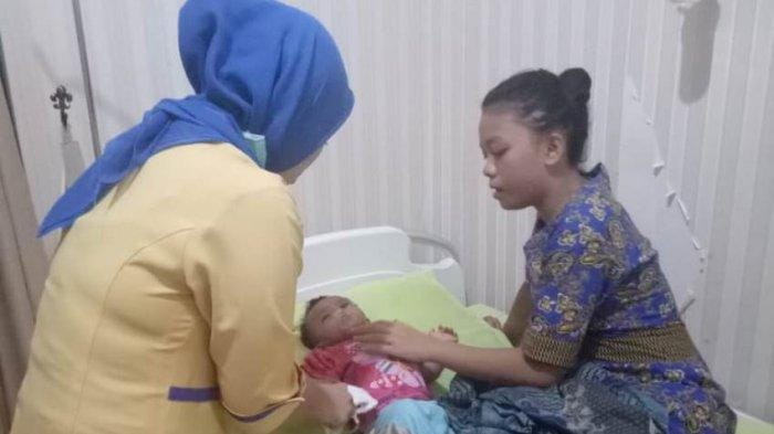 Rajamin Sirait Bawa Berobat Cinta Kasih, Satu dari 6 Bersaudara yang ditinggal Ibunya Rajamin Sirait Bawa Berobat Cinta Kasih, Satu dari 6 Bersaudara yang ditinggal Ibunya