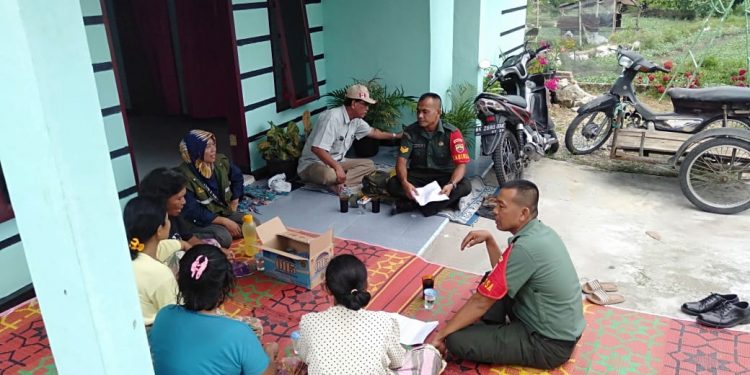 Dan Ramil 02/ Siantar Timur Perintahkan Babinsa Tetap Humanis dan Merangkul Warga