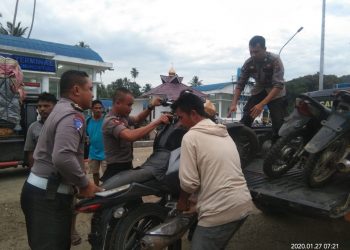 Cegah Masuknya Kendaraan Curian, Polres Nias Gelar Razia di Pelabuhan