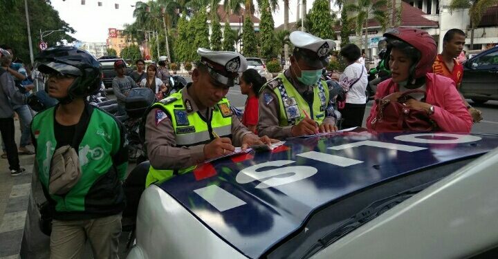Hari Ketujuh Operasi Patuh Toba 2018, Sebanyak 148 Pengendara Ditindak Petugas Satlantas Hari Ketujuh Operasi Patuh Toba 2018, Sebanyak 148 Pengendara Ditindak Petugas Satlantas