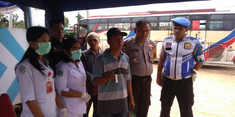 Polres Tapteng Razia dan Tes Urine Supir Antar Lintas Polres Tapteng Razia dan Tes Urine Supir Antar Lintas