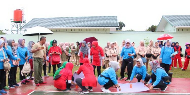 Korem 032/WBR Gelar Aneka Lomba Tradisional Meriahkan HUT Ke -74 RI Korem 032/WBR Gelar Aneka Lomba Tradisional Meriahkan HUT Ke -74 RI