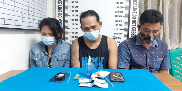 Pasangan Suami Istri di Tomuan Ditangkap Pesta Sabu Bersama Pria Lain di  Rumahnya 