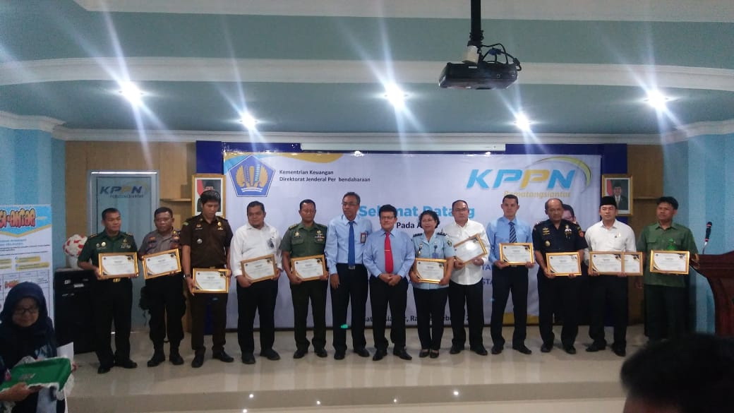 Rindam I/ Bukit Barisan Raih Sertifikat KPPN Sebagai Satker Kinerja Terbaik SM II 2018