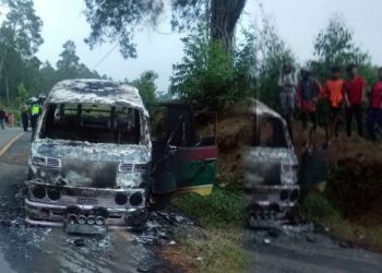 Mobil Minibus Bawa Rombongan Pelajar dari Balige Terbakar di Jalin Simarjarunjung-Parapat