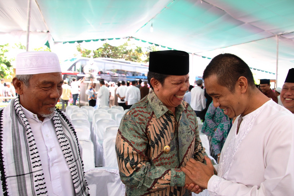 Hefriansyah Beserta Rombongan Jemaah Haji dan Hajjah Kota Siantar Tiba di Tanah Air Hefriansyah Beserta Rombongan Jemaah Haji dan Hajjah Kota Siantar Tiba di Tanah Air