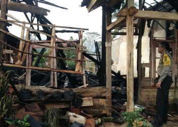 Ditinggal Pergi, Rumah Nurhayati Dilalap Si Jago Merah