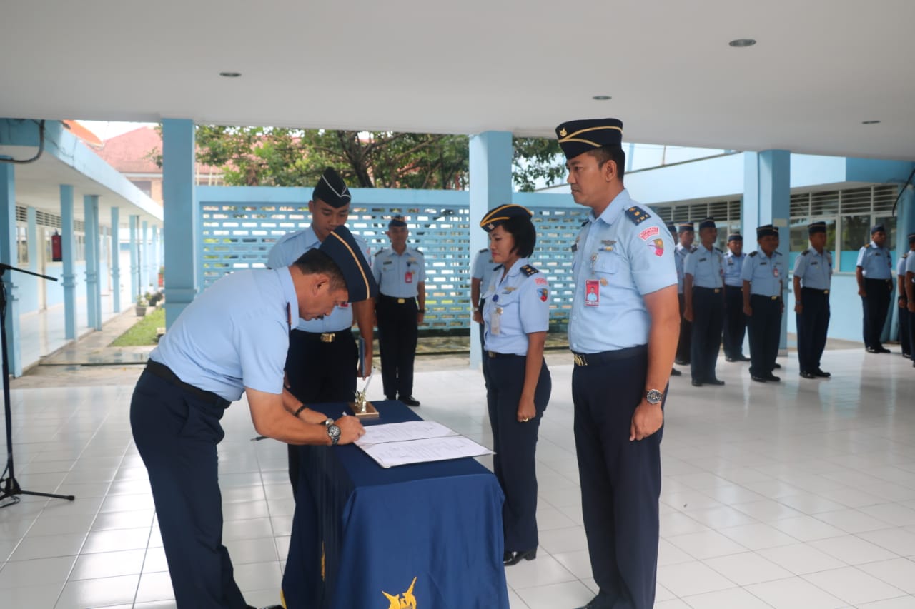 Hari Ini Sertijab Ka Rumkit Dr. Abdul Malik kepada Mayor Kes Dr. Whiko Irwan D., Sp,B