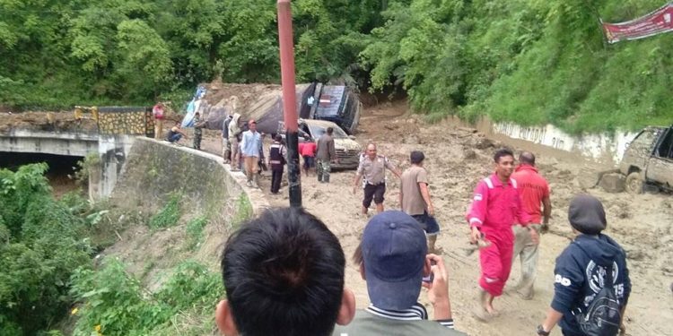 Jalan Siantar-Parapat di Sibaganding Putus, Kapolres Sarankan Jalur Alternatif