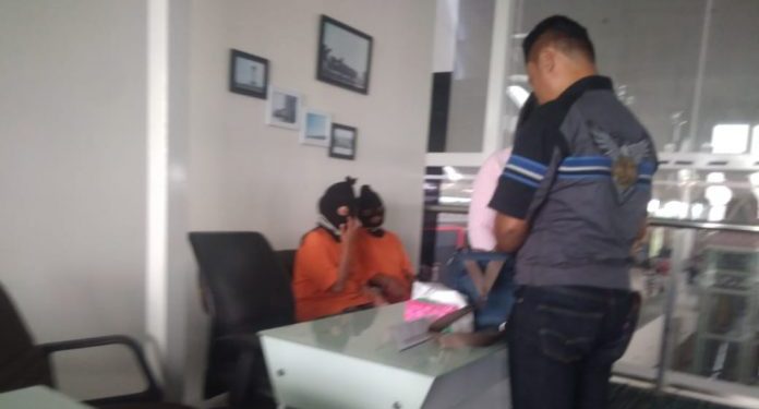 Sembunyikan Sabu di Sepatu, Dua Wanita asal Aceh Diciduk di Bandara Kuala Namu Sembunyikan Sabu di Sepatu, Dua Wanita asal Aceh Diciduk di Bandara Kuala Namu