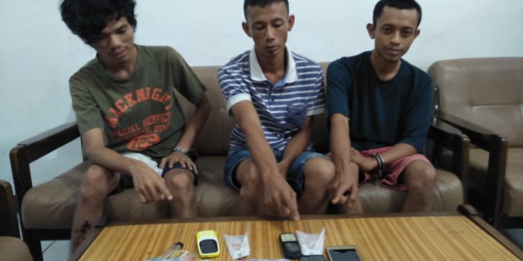 Infonya Jual Sabu di Pajak Horas, Lalu Ditangkap Sat Narkoba Polres Siantar Infonya Jual Sabu di Pajak Horas, Lalu Ditangkap Sat Narkoba Polres Siantar