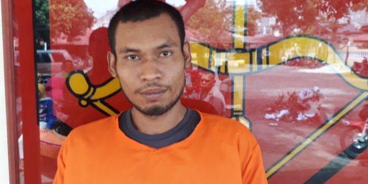 Ketangkul Hisap Sabu Di Depan Rumah, Suheri Jadi Penghuni Sel Polsek Perdagangan