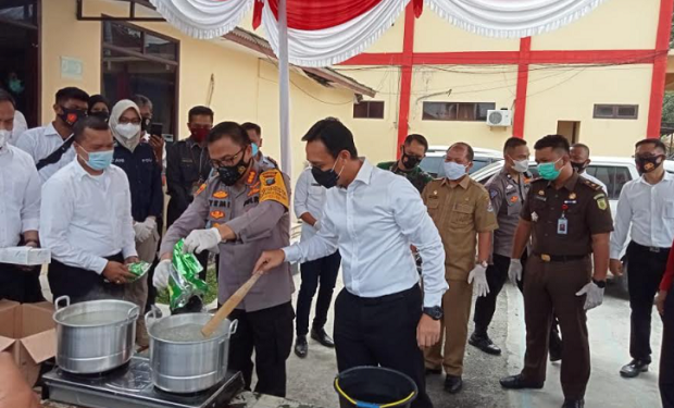 Polresta Deliserdang Rebus 5 Kilogram Sabu