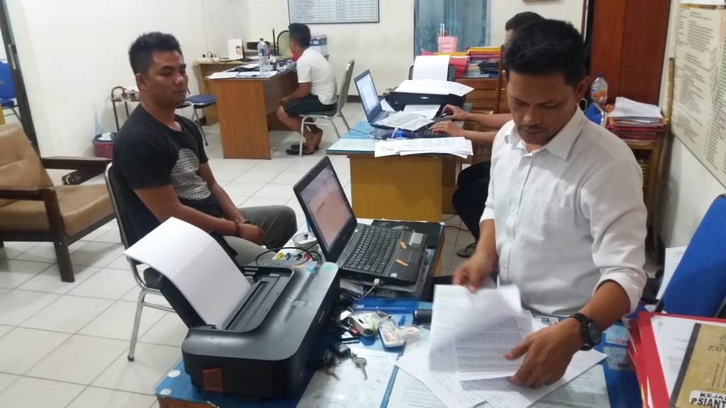"Nyanyian" Junaidi Gultom, Antarkan Kardo Siahaan ke Kantor Polisi