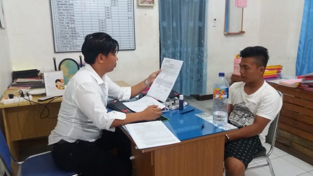 "Nyanyian" Junaidi Gultom, Antarkan Kardo Siahaan ke Kantor Polisi