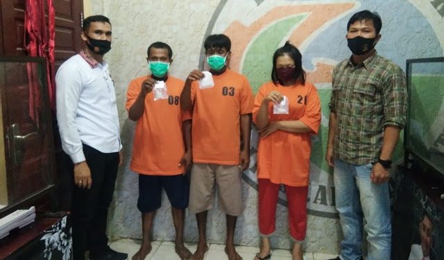 Sari Sitorus Digrebek Bersama Dua Pria di Rumah Kontrakan