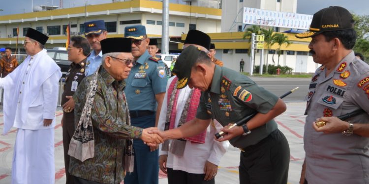 Pangdam I/BB Mayjen TNI MS Fadhilah Sambut Kunjungan Perdana Wapres di Padang Pangdam I/BB Mayjen TNI MS Fadhilah Sambut Kunjungan Perdana Wapres di Padang
