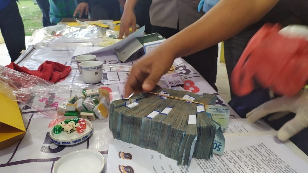 Malam Cap Go Meh, Polres Simalungun Grebek Arena Judi Sam Kwan di Hotel Niagara