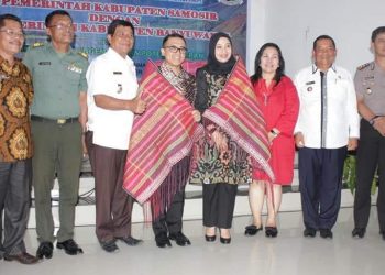 Pemkab Samosir dan Banyuwangi Berkolaborasi Perkuat Pariwisata Danau Toba