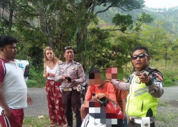 Turis Asal Belanda Dijambret Dua Bocah di Samosir