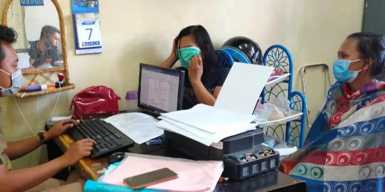 Dua Wanita asal Siantar dan Labura Ditangkap Bawa Sabu di Samosir Dua Wanita asal Siantar dan Labura Ditangkap Bawa Sabu di Samosir