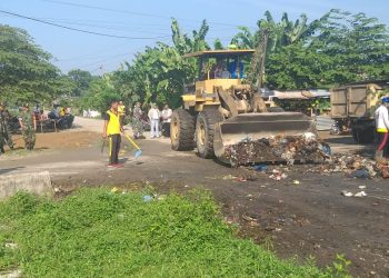 Hari Peduli Sampah Nasional 2019, Polsek Perdagangan Bersih-bersih di Belakang Terminal