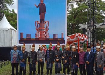 Hari Pahlawan di Siantar Diisi Pembangunan Tugu Raja Sangnaualuh Damanik