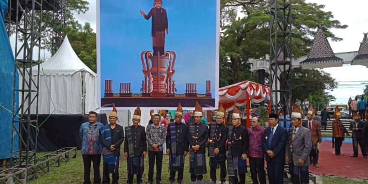 Hari Pahlawan di Siantar Diisi Pembangunan Tugu Raja Sangnaualuh Damanik Hari Pahlawan di Siantar Diisi Pembangunan Tugu Raja Sangnaualuh Damanik