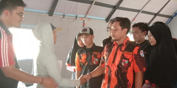 Sapma PP Siantar Simalungun Bantu Korban Kebakaran di Jalan Mangga Sapma PP Siantar Simalungun Bantu Korban Kebakaran di Jalan Mangga