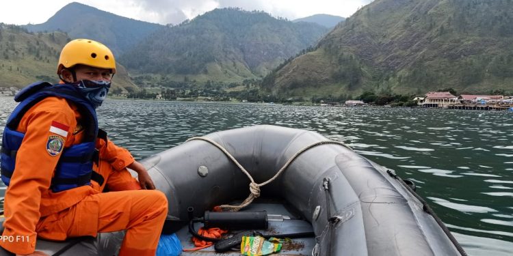 7 Hari Dicari, Imran Butar-butar Korban Tenggelam di Danau Toba Belum Ditemukan 7 Hari Dicari, Imran Butar-butar Korban Tenggelam di Danau Toba Belum Ditemukan
